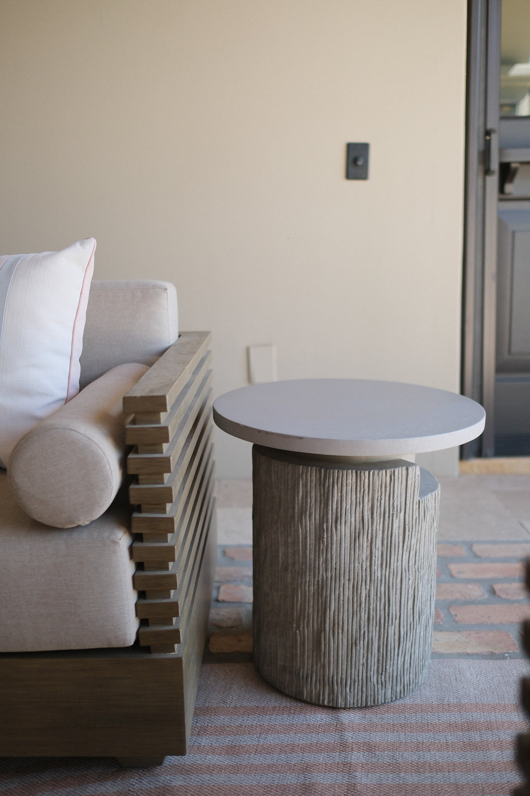 20"R OUTDOOR END TABLE OB