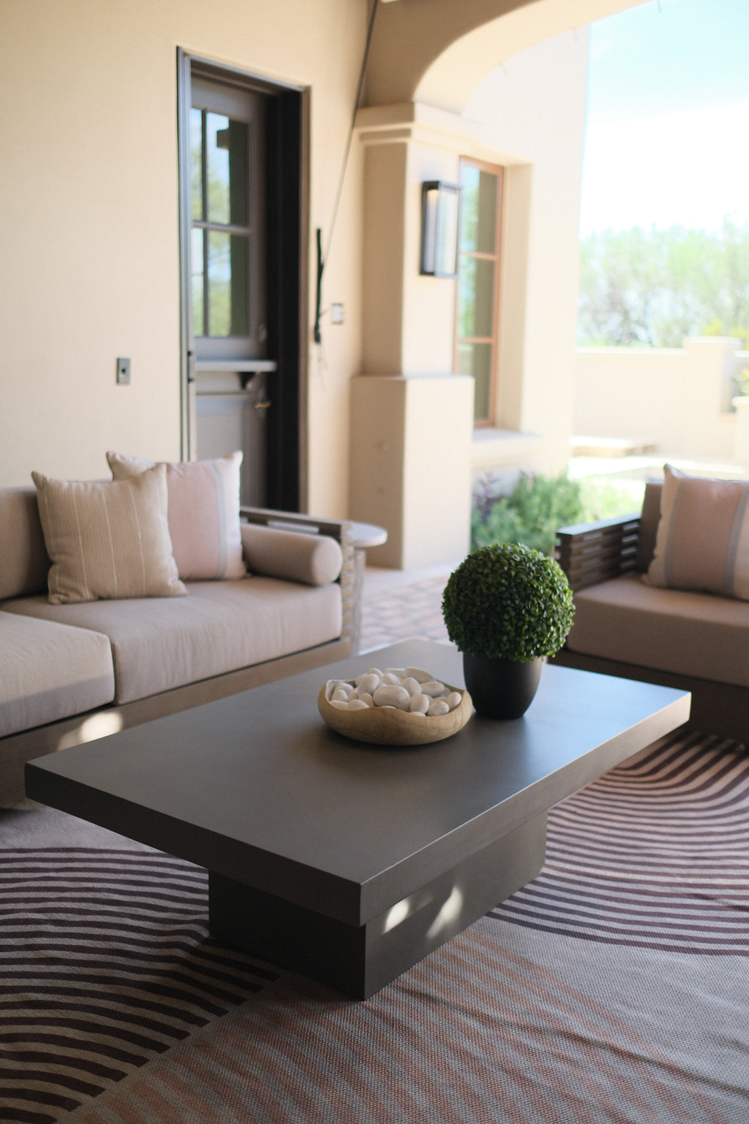 51"l CONCRETE OUTDOOR COFFEE TABLE OL