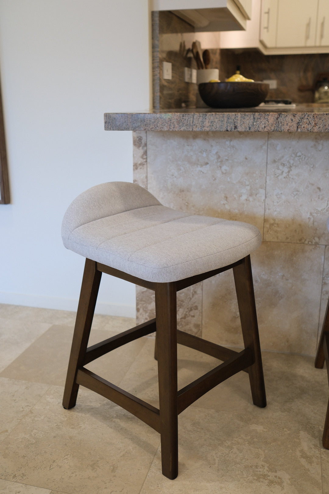 UPHOLSTERED BAR STOOL A