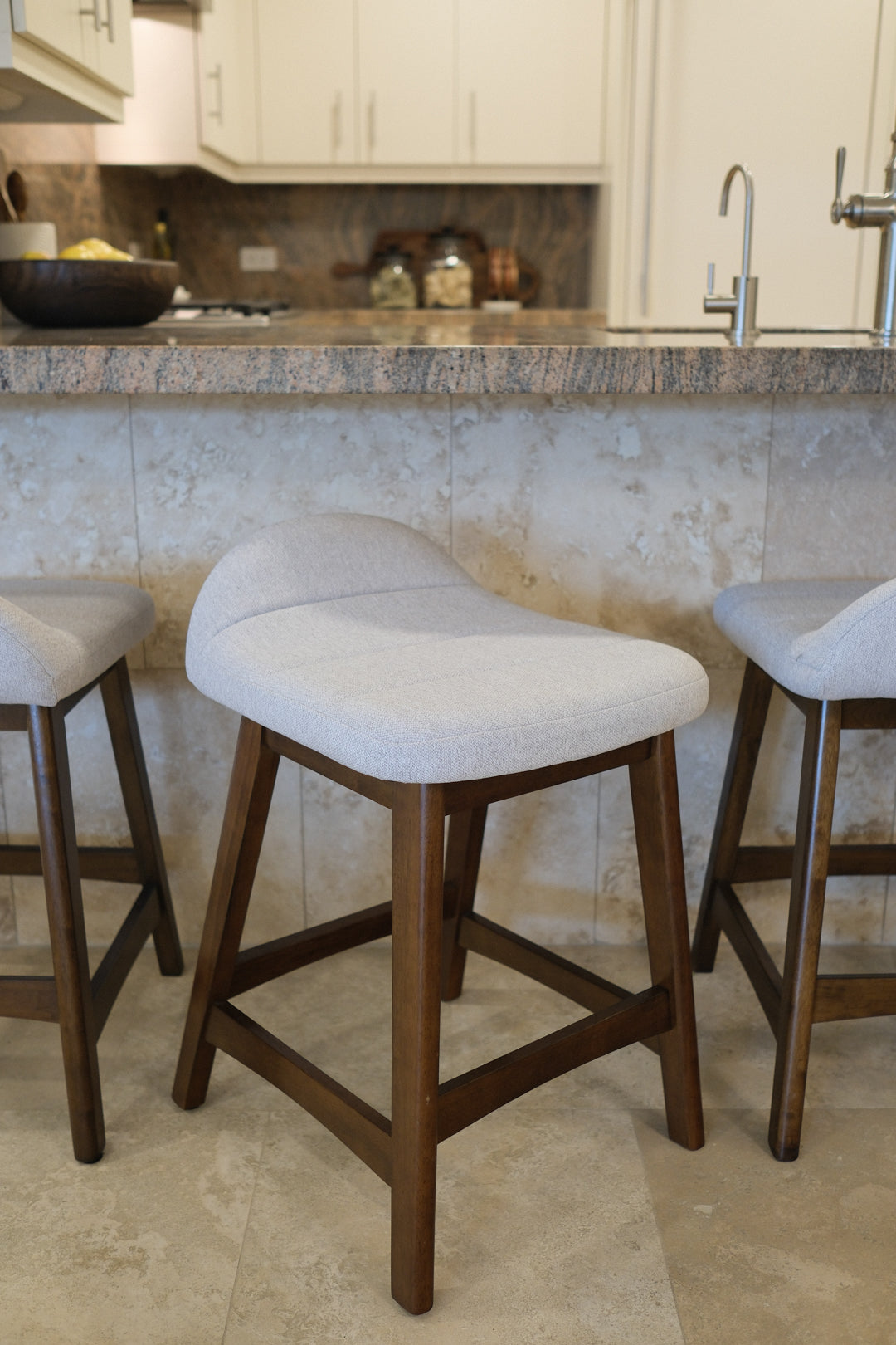 UPHOLSTERED BAR STOOL B
