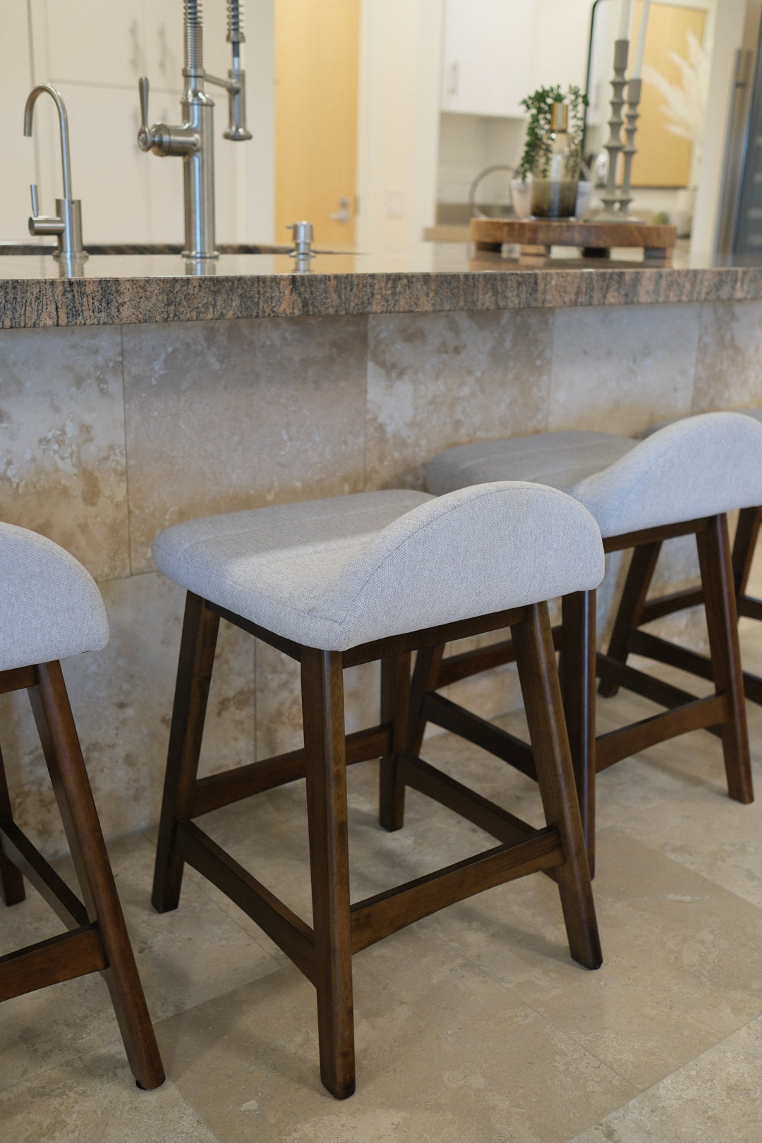 UPHOLSTERED BAR STOOL C