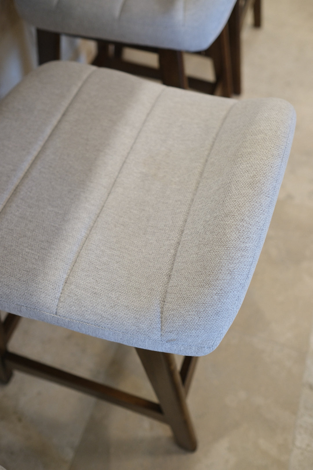 UPHOLSTERED BAR STOOL C