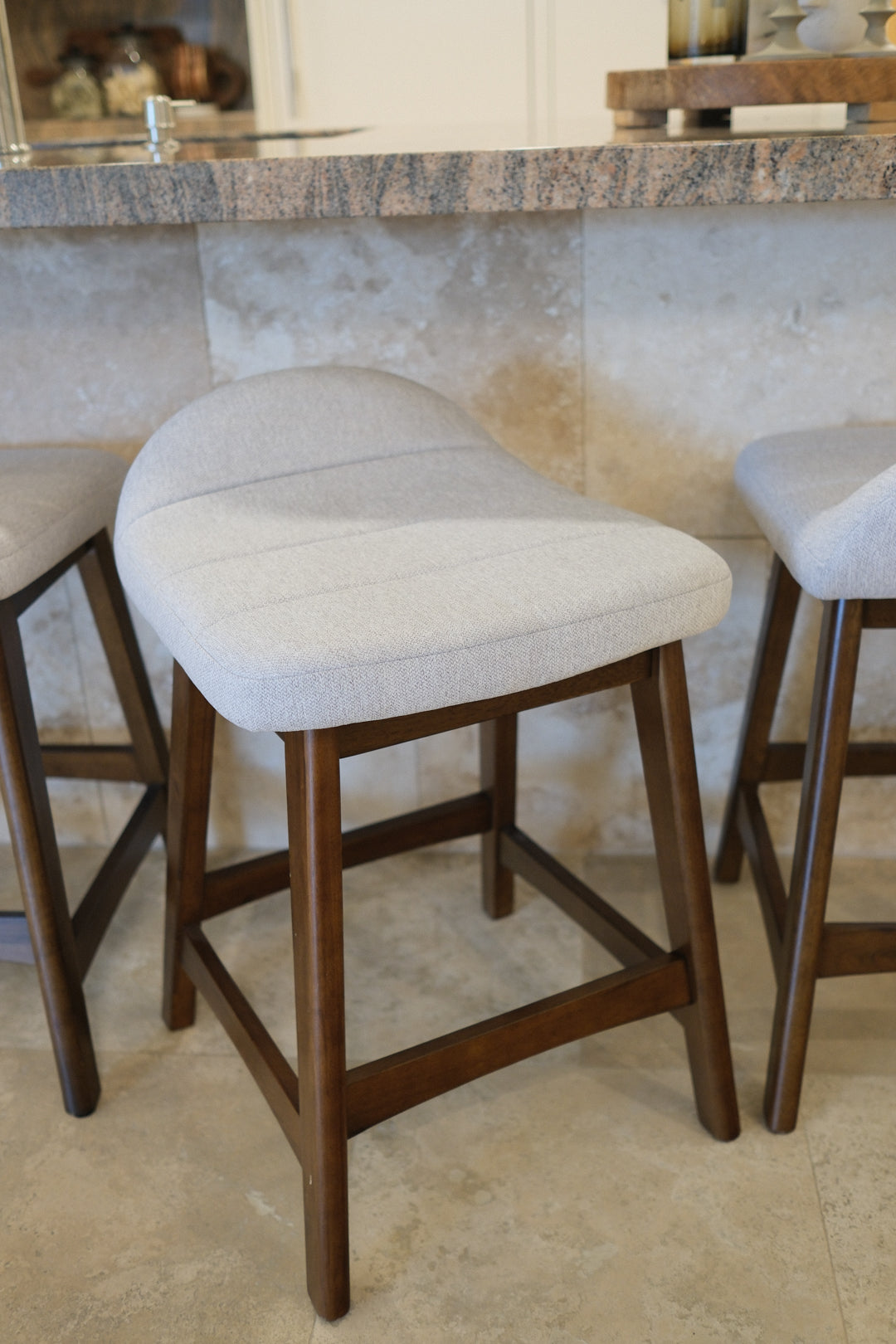 UPHOLSTERED BAR STOOL D