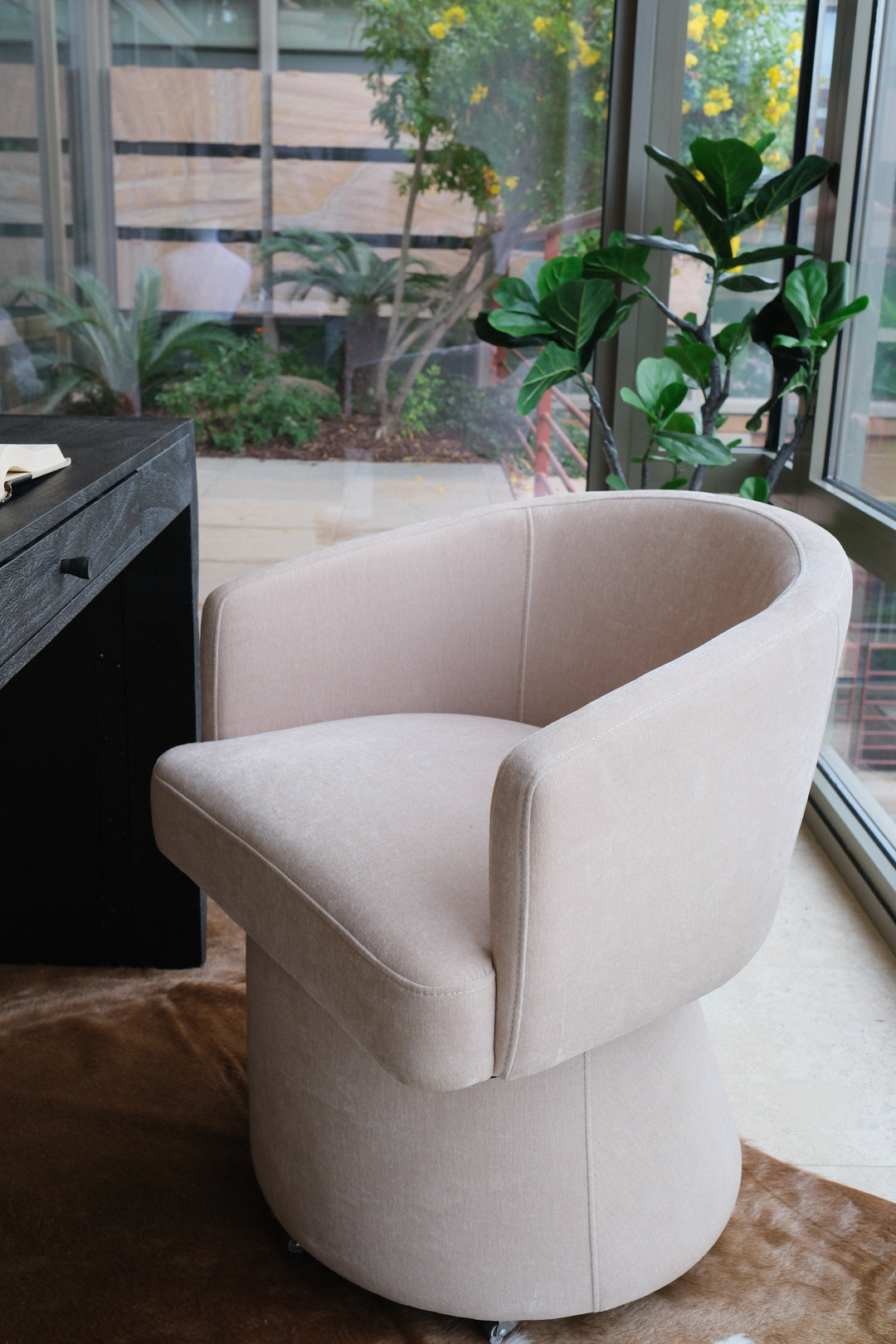 CHENILLE ROLLING CHAIR