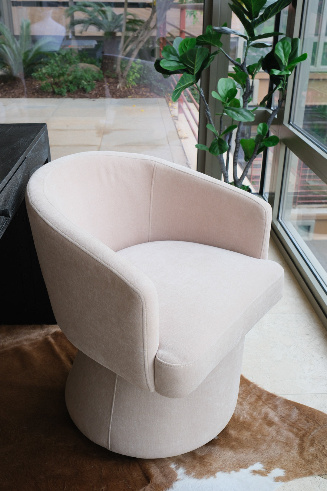 CHENILLE ROLLING CHAIR