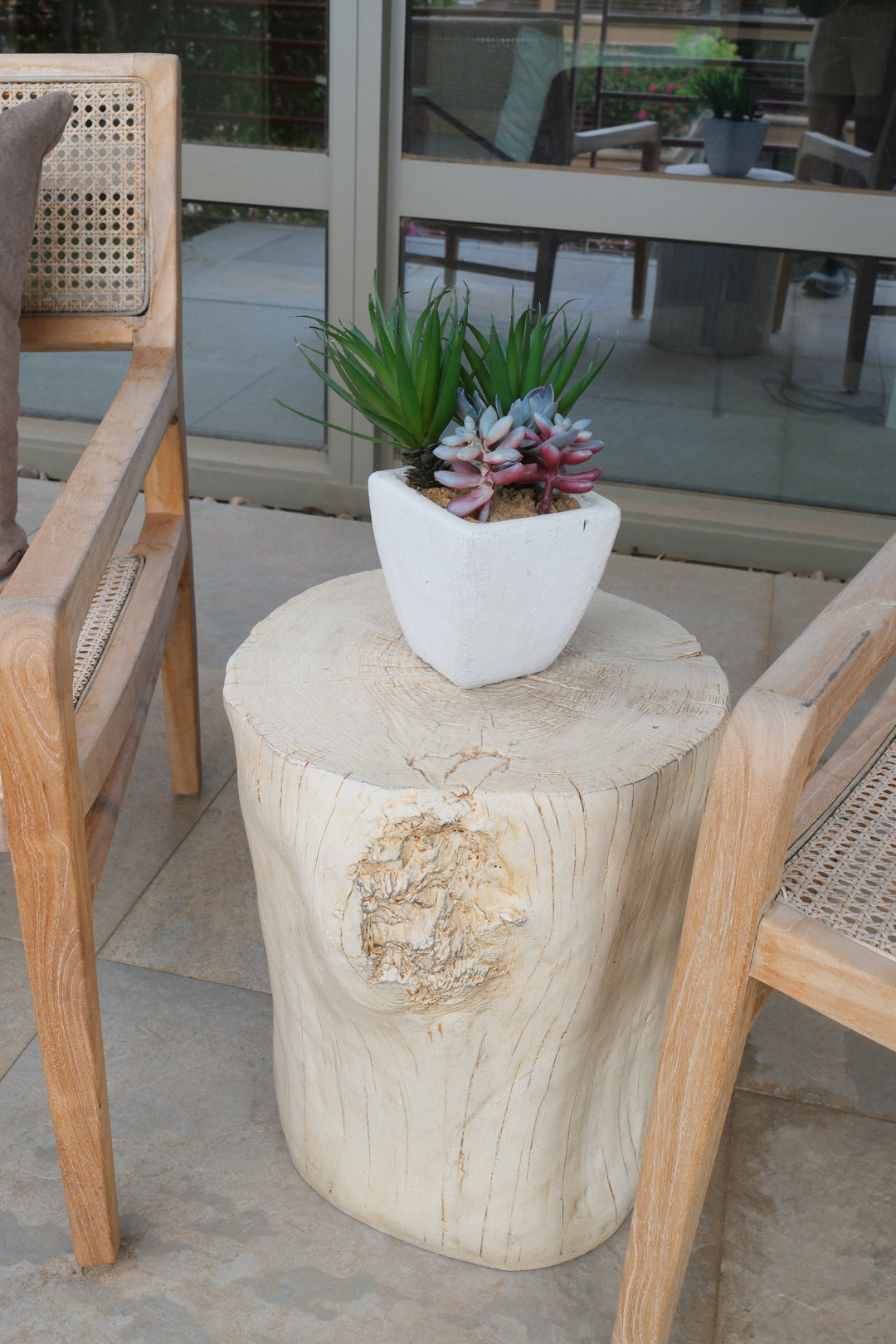 17"R FAUX WOOD OUTDOOR STOOL