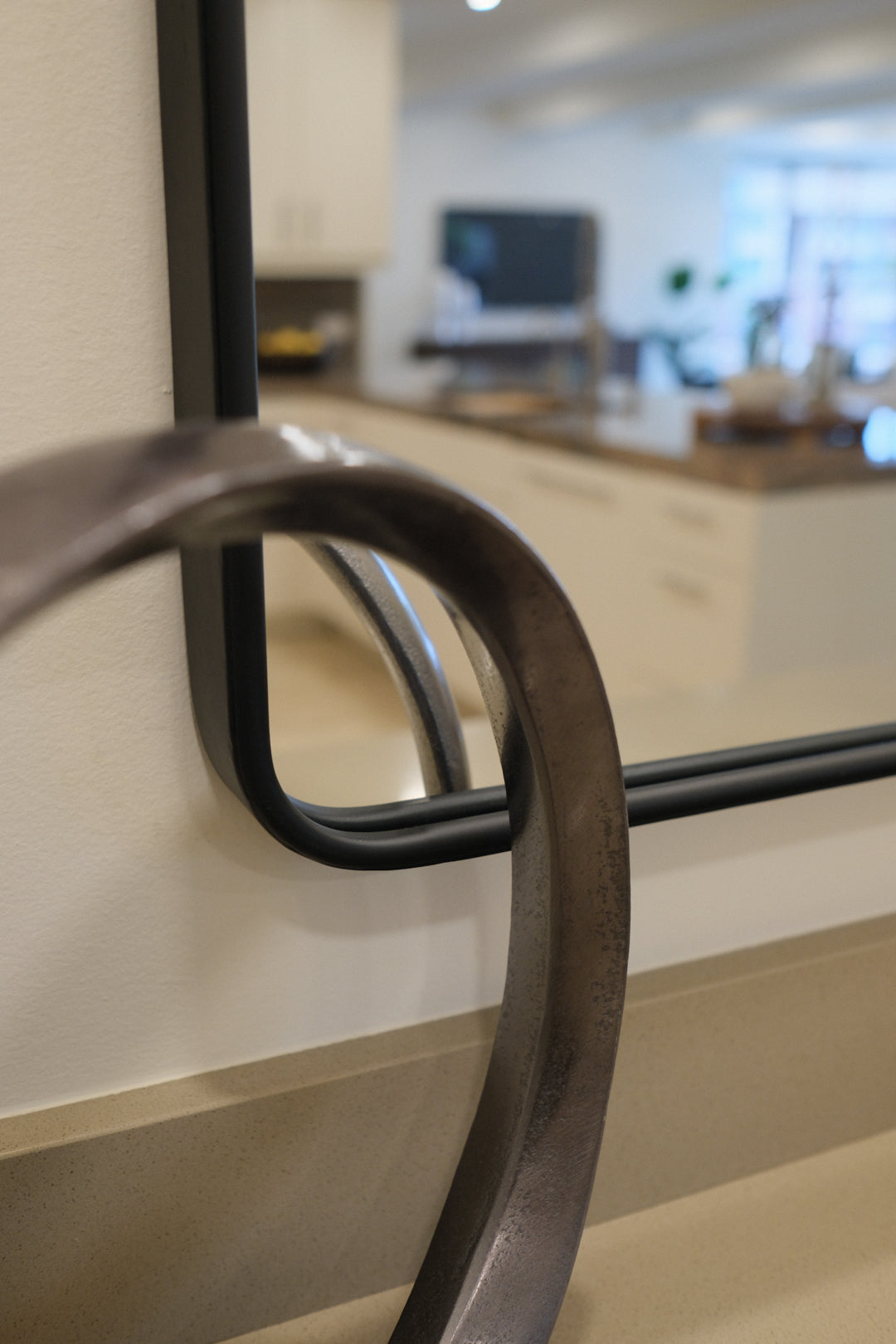 32IN METAL FRAME SQ MIRROR