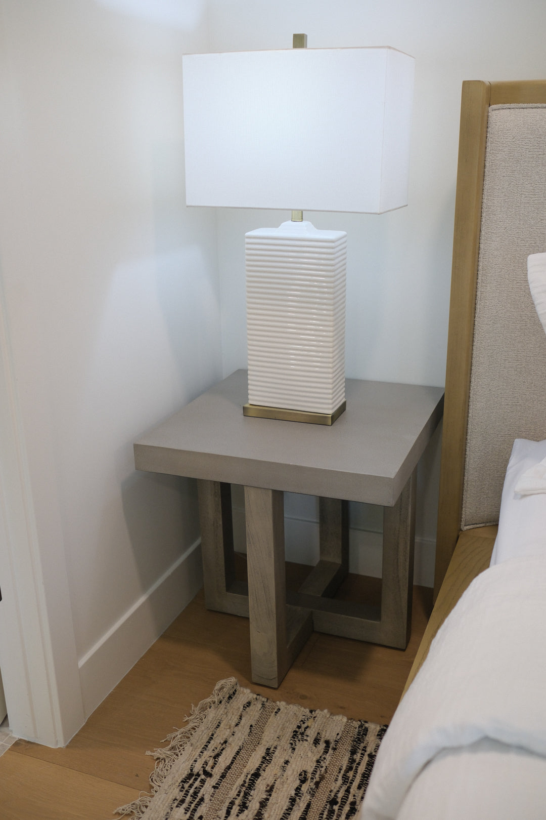 23"L SQUARE END TABLE A