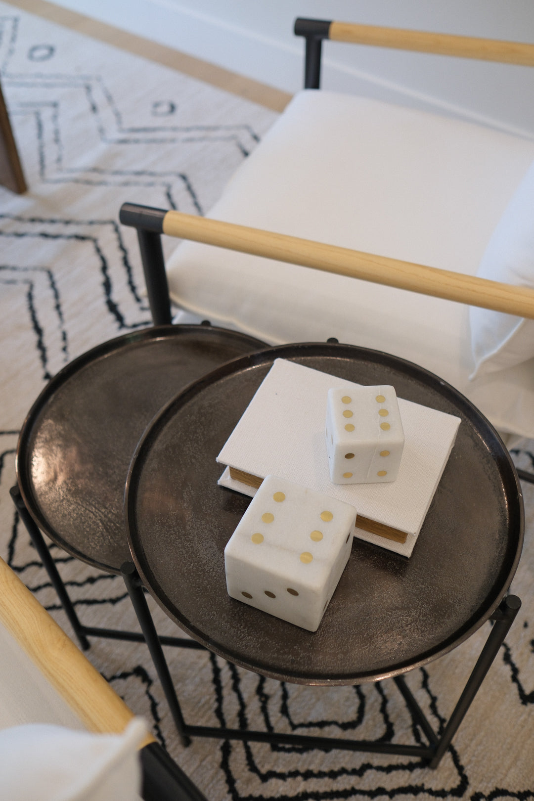 BLACK NESTING TABLE SET