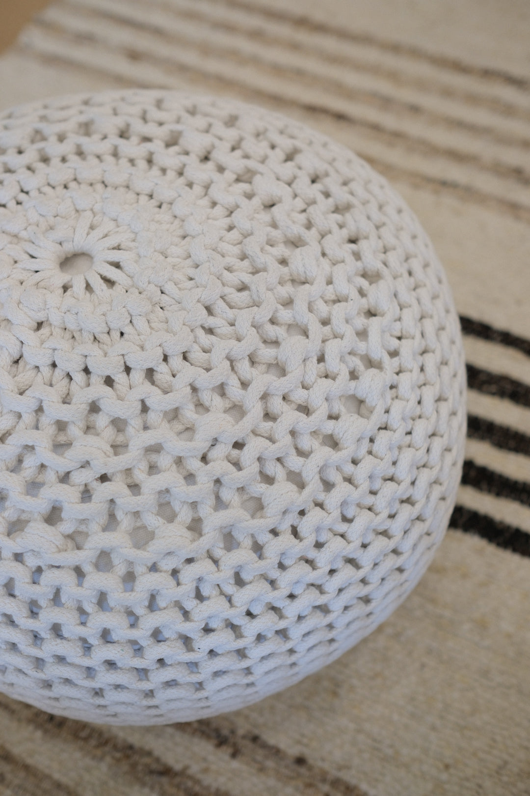 CREAM CHUNKY KNIT POUF M2