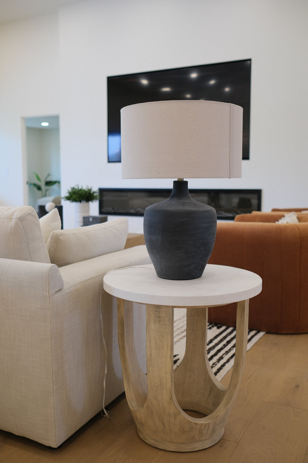 24"R TATLI END TABLE