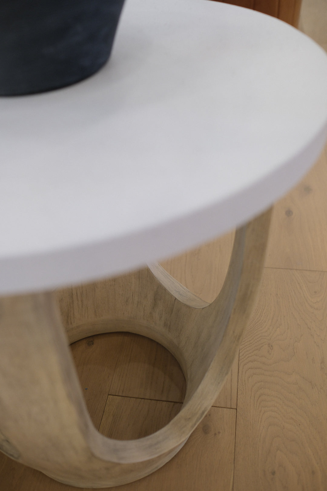 24"R TATLI END TABLE