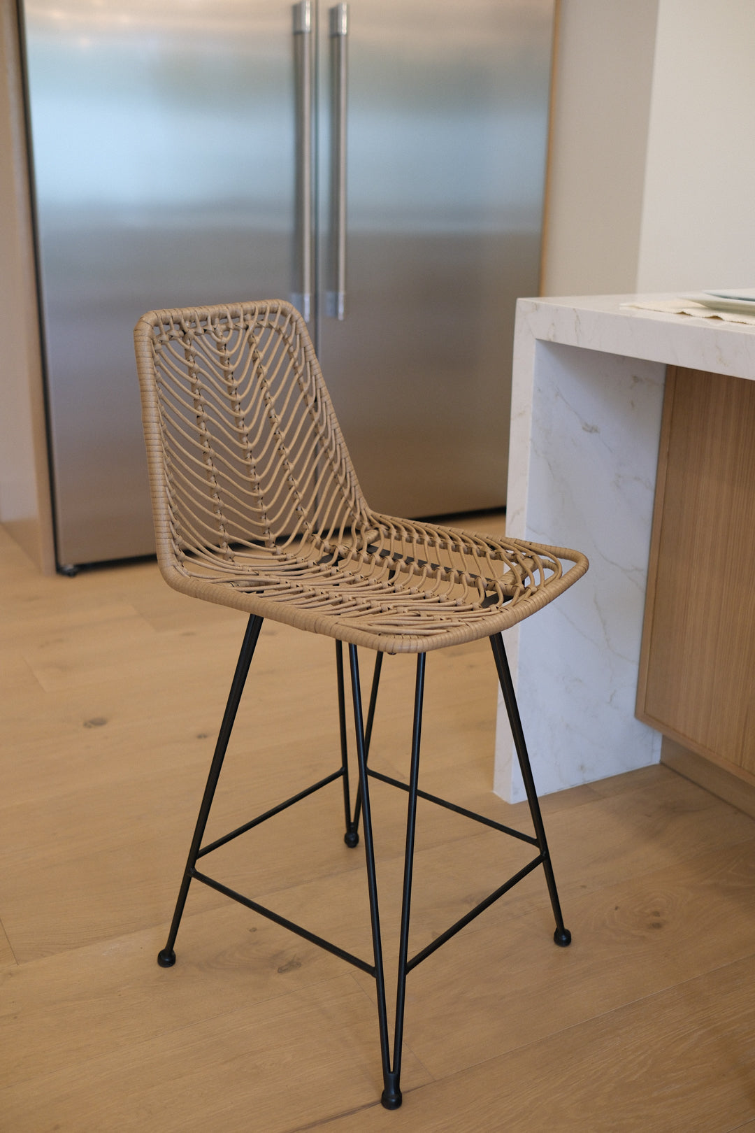 BUCKET SEAT BARSTOOL NATURAL A M
