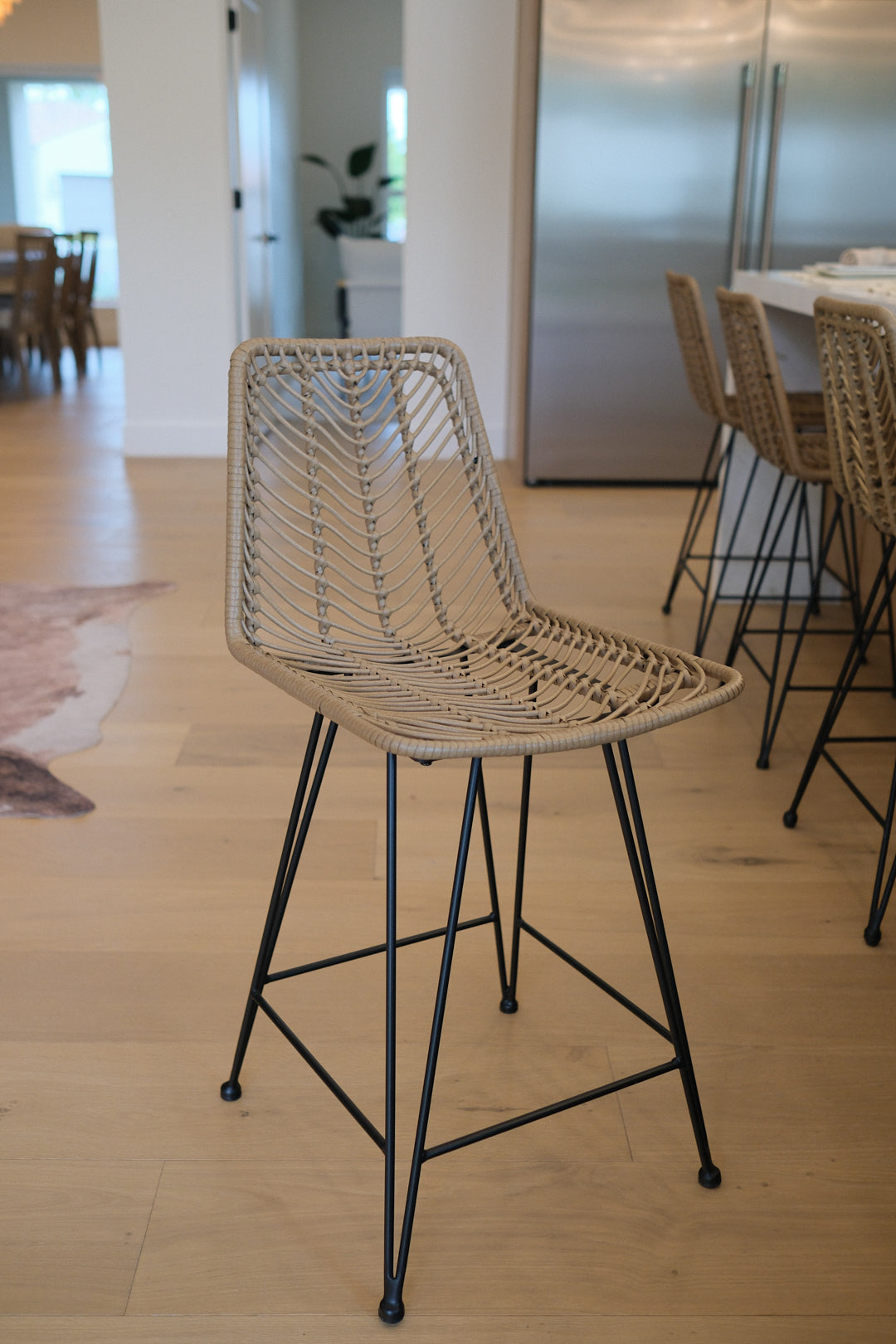 BUCKET SEAT BARSTOOL NATURAL D M