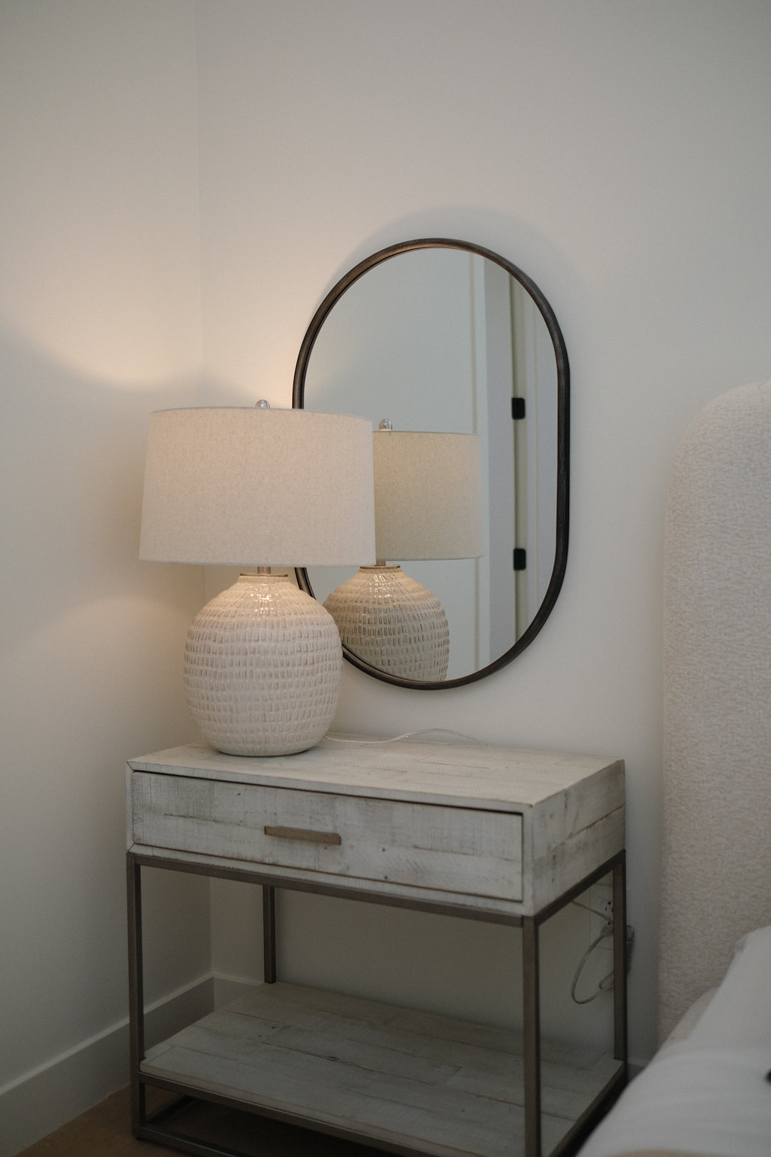 BLACK METAL FRAME MIRROR A
