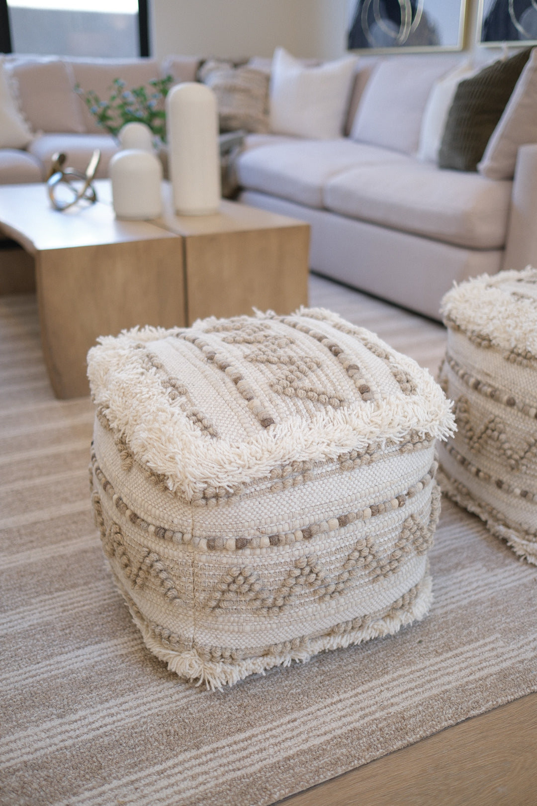 18IN IVORY NATURAL WOVEN POUF A