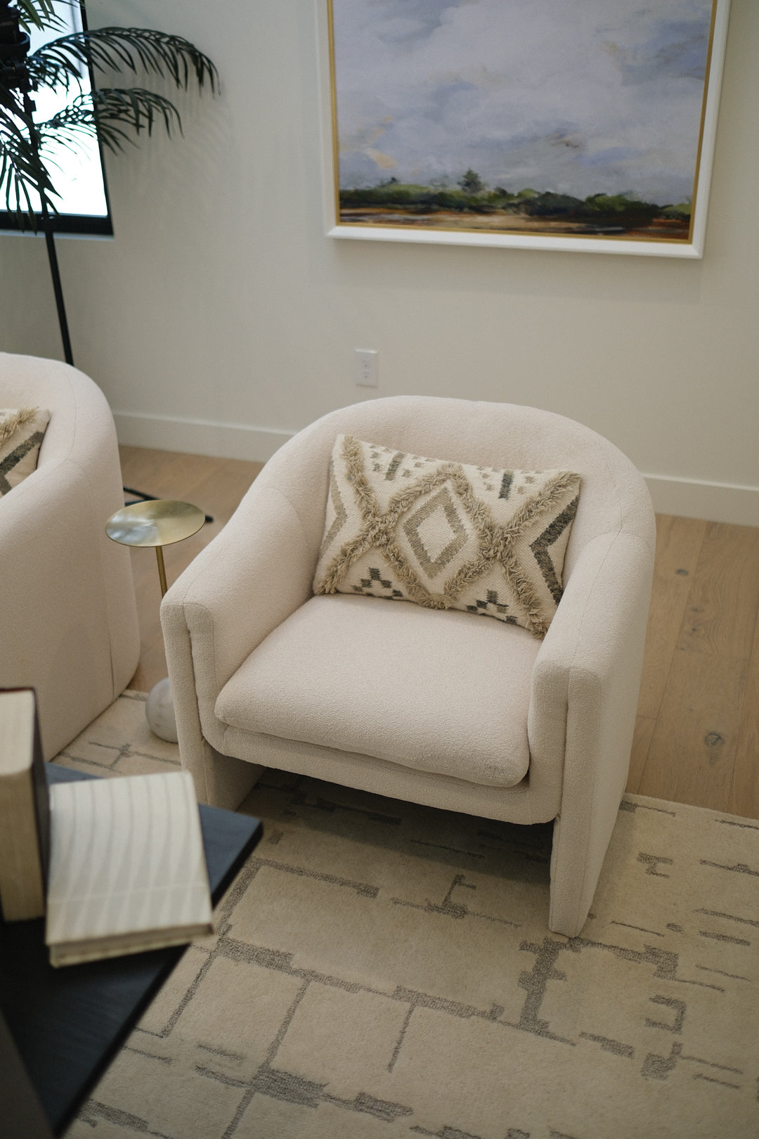 CREAM OCCASIONAL CHAIR B