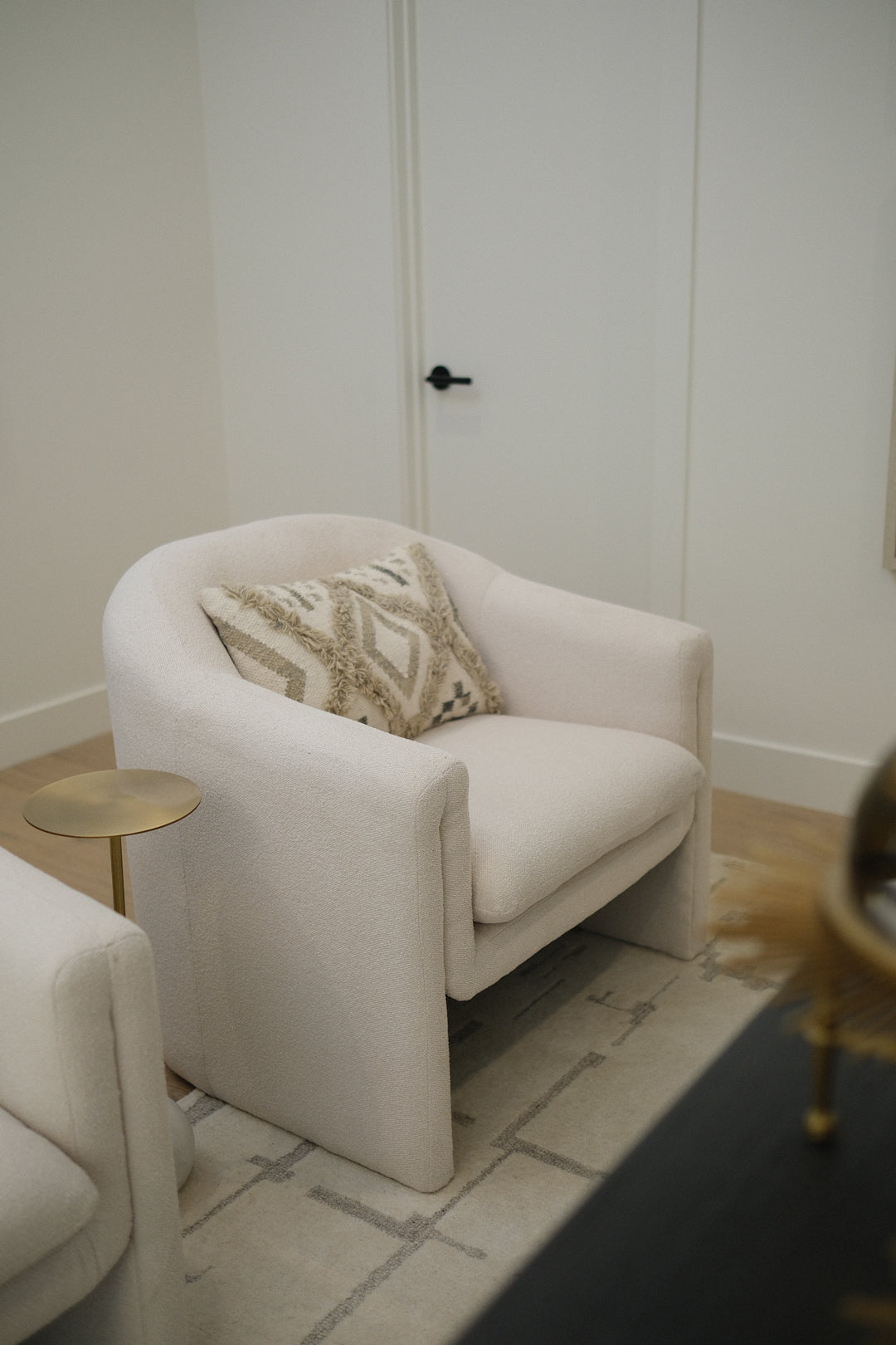 CREAM OCCASIONAL CHAIR B