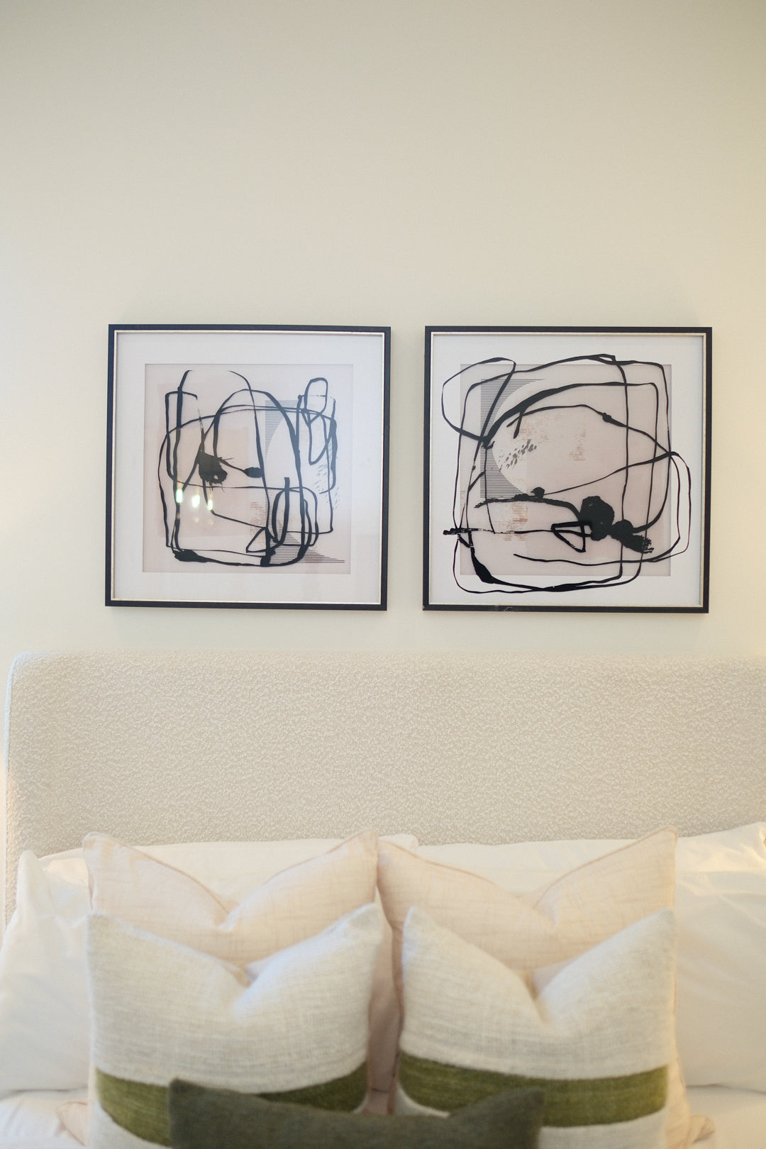 GLASS FRAMED WALL ART 25IN
