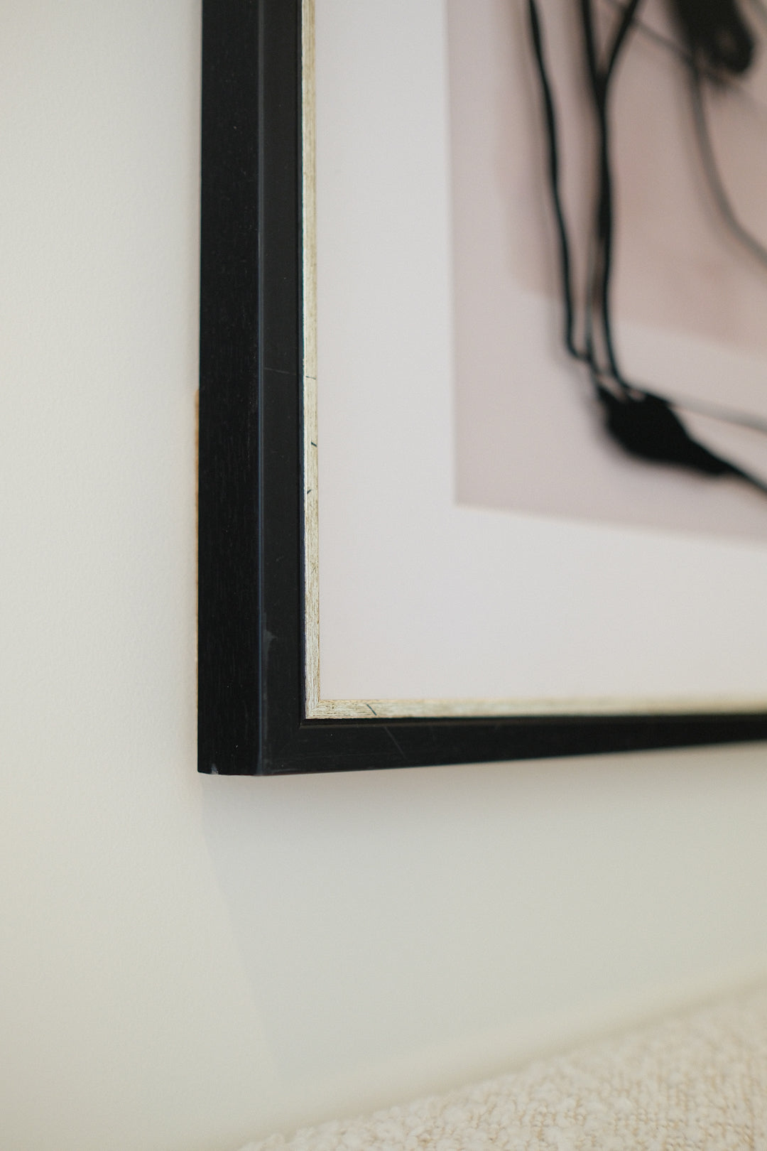 GLASS FRAMED WALL ART 25IN
