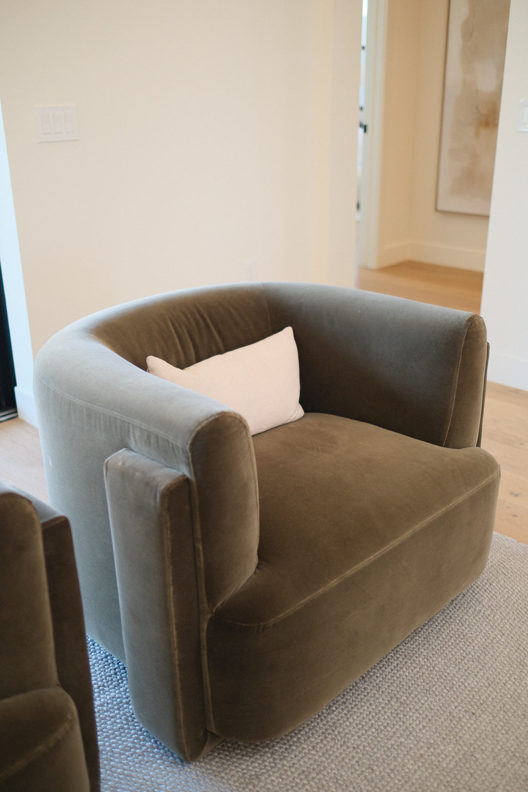 VELVET OLIVE GREEN ACCENT CHAIR B