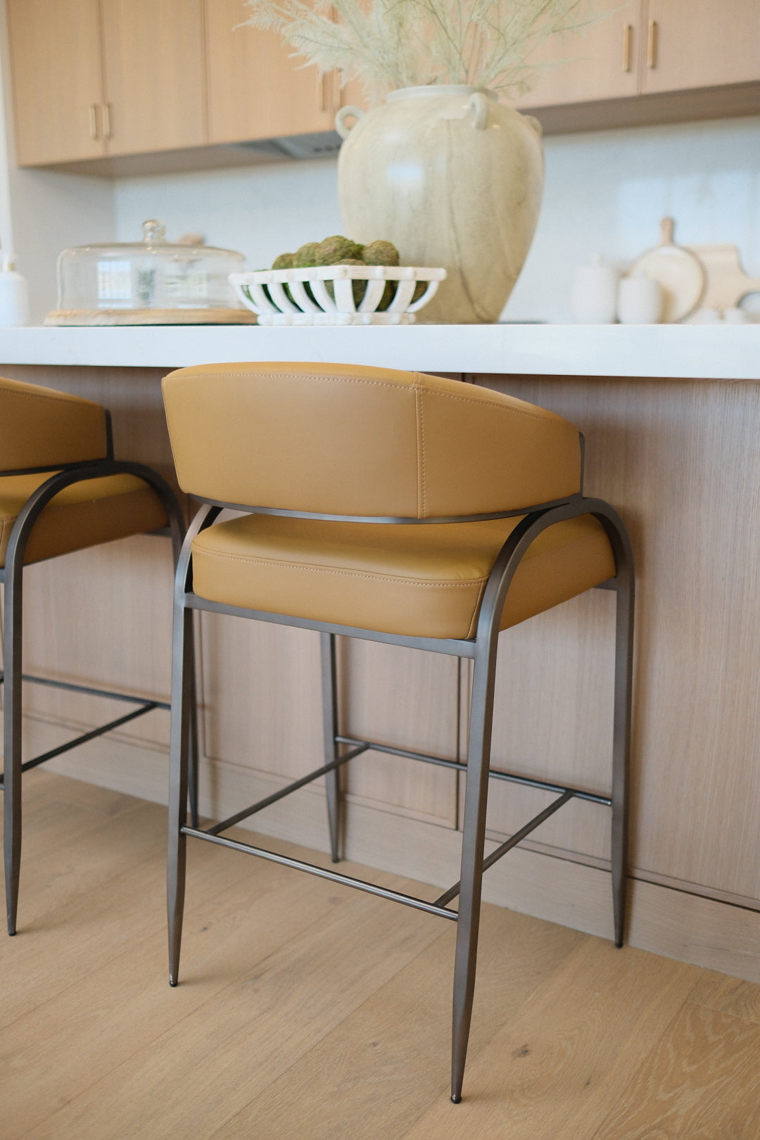CAMEL LEATHER COUNTER STOOL E R