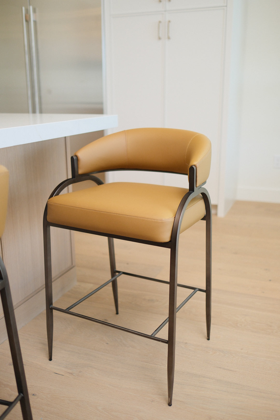 CAMEL LEATHER COUNTER STOOL E R