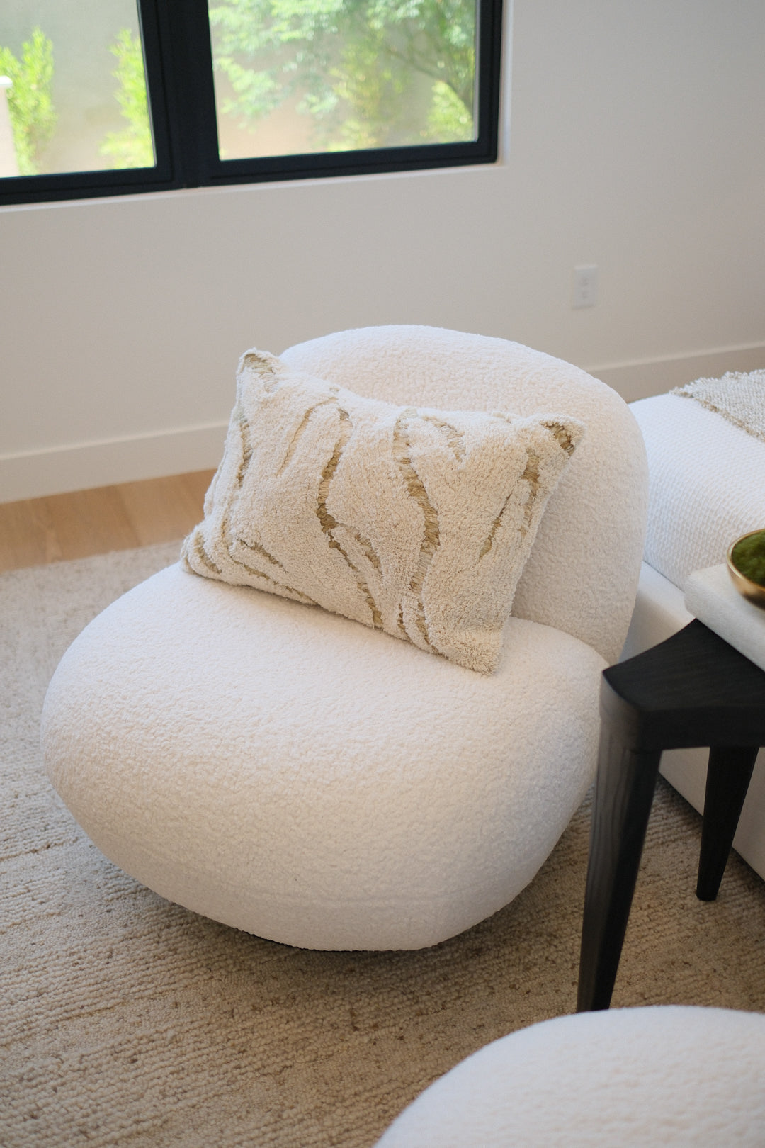 CREAM BOUCLE ACCENT CHAIR A