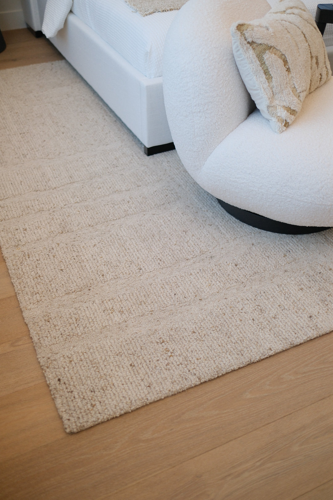 BEIGE TUFTED RUG 9'X12'