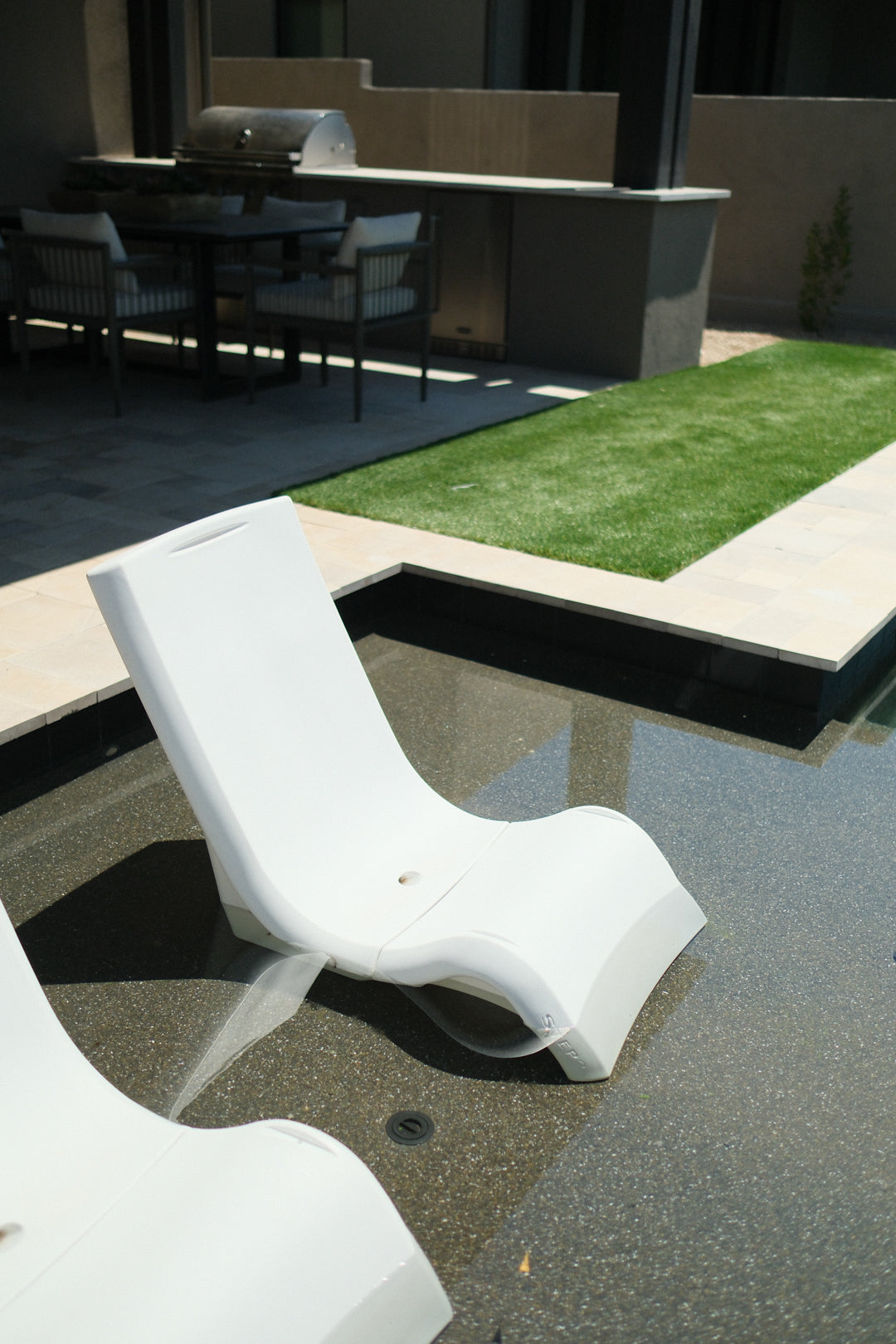 WHITE POOL CHAIR LOUNGER A
